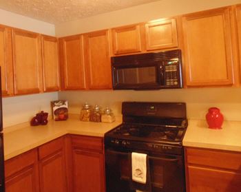 Gourmet maple cabinetry