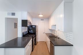 Los Angeles apartment for rent - Fully Equipped Kitchen