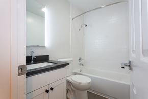 Los Angeles apartment for rent - Bathroom with modern appliances