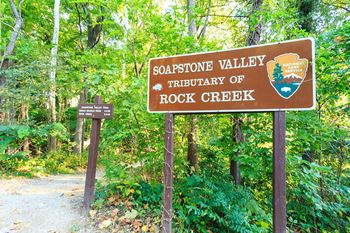 Close to rock creek park & park w/ tennis courts