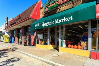Convenient to schools, shopping, dining, recreation, entertainment, downtown washington, dc & i-495