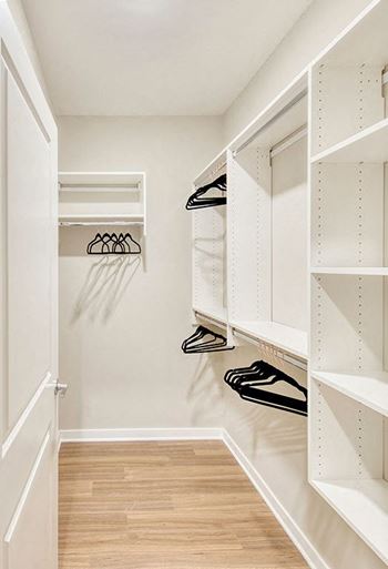 Custom modular closets