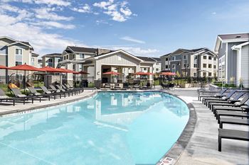 The overlook at interquest apartments swimming pool