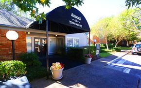 Pasadena apartment for rent - the front entrance townhouses with a black awning