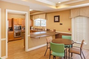 Whitehall apartment for rent - a kitchen and dining room with a table and chairs