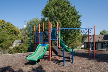 Delaware apartment for rent - playgrounds at the preserve at polk apartments