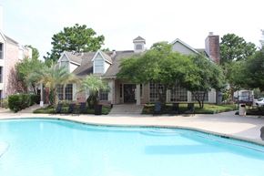 Houston apartment for rent - the swimming pool at our apartments