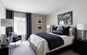 Louisville apartment for rent - Hurstbourne Grand Apartments Louisville bedroom with modern decor