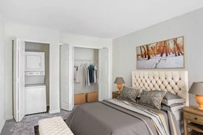 Conshohocken apartment for rent - a bedroom with a bed and a closet